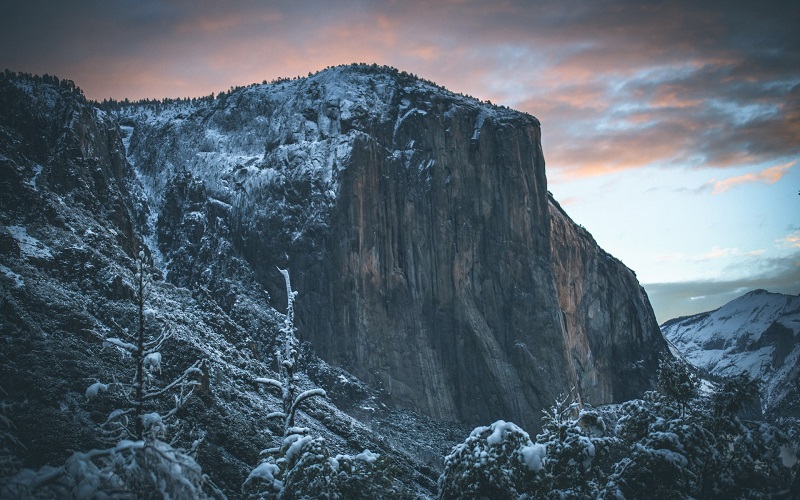 Stunning Mountain Screensaver